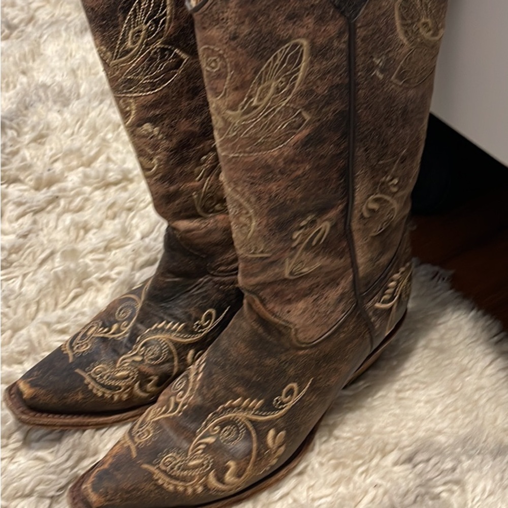 Ladies Corral Boots like new condition smoke free home comfortable boots.